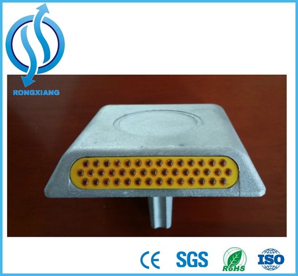 Plastic/Aluminium Road Maker Studs Within Glass Beads